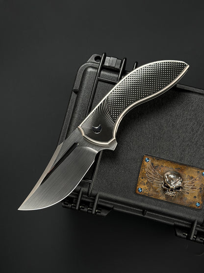 Infinite Charlie Knives「月食」ハンドメイドエディション ブレードはヘアライン仕上げ、フラー部ミラーポリッシュ、刃先ミラー仕上げ