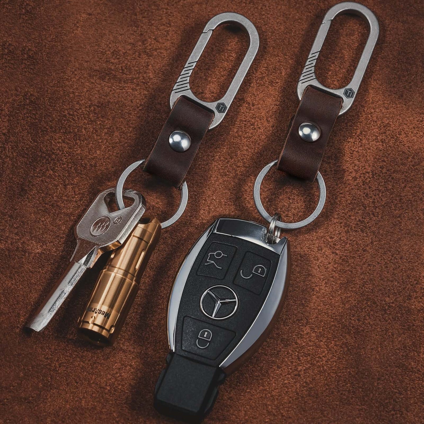 KeyUnity KM02 TITANIUM ALLOY KEYCHAIN CLIP WITH LEATHER