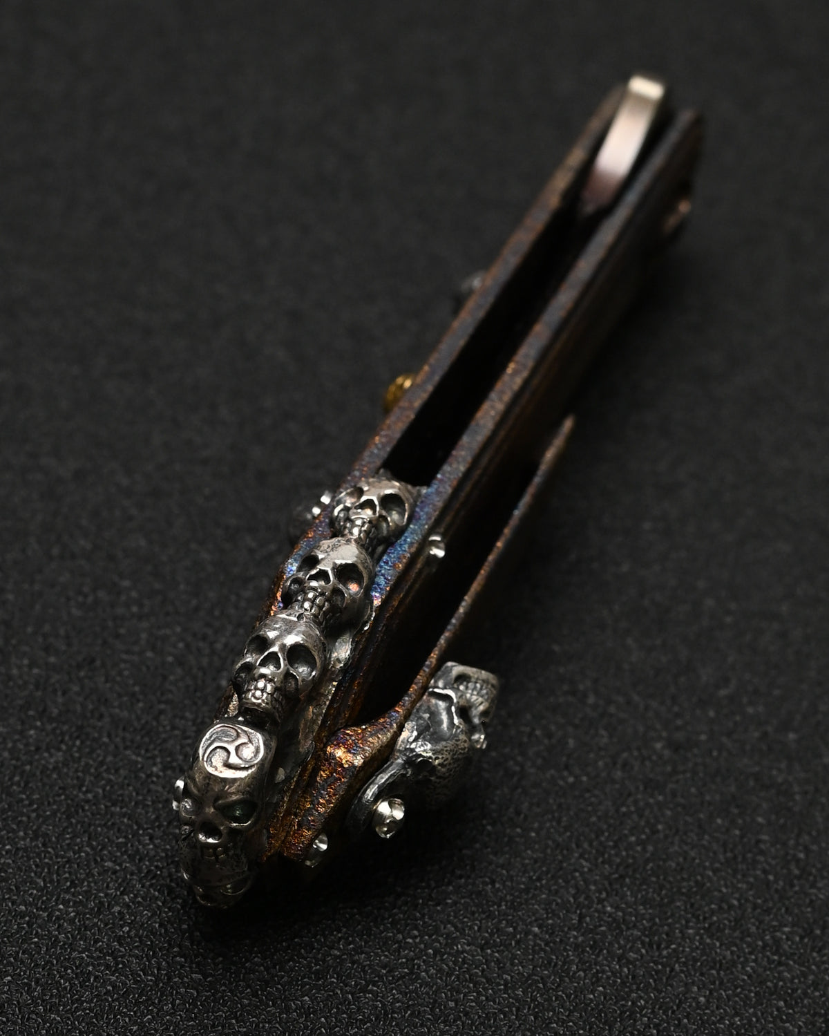 Rare Glenn Waters Knives Custom Flipping Tanto – M390 / Hand-Engraved Lava Titanium / Sterling Silver & Bronze Skulls