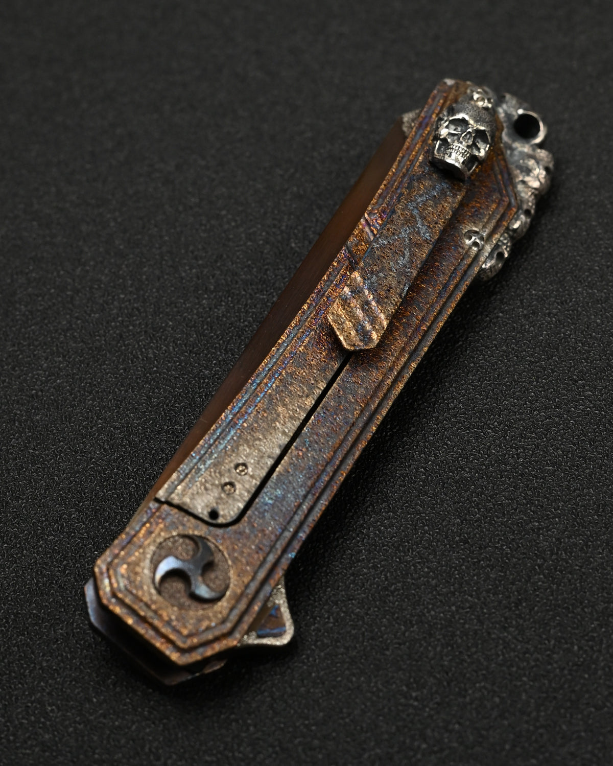 Rare Glenn Waters Knives Custom Flipping Tanto – M390 / Hand-Engraved Lava Titanium / Sterling Silver & Bronze Skulls