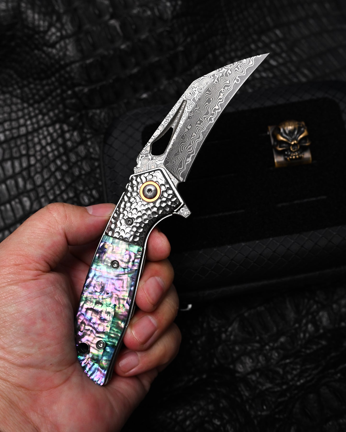 HorixGear TSUBASA Custom Folding Knife – Forged Layered Damascus, Abalone Handle & Hammered Bolster