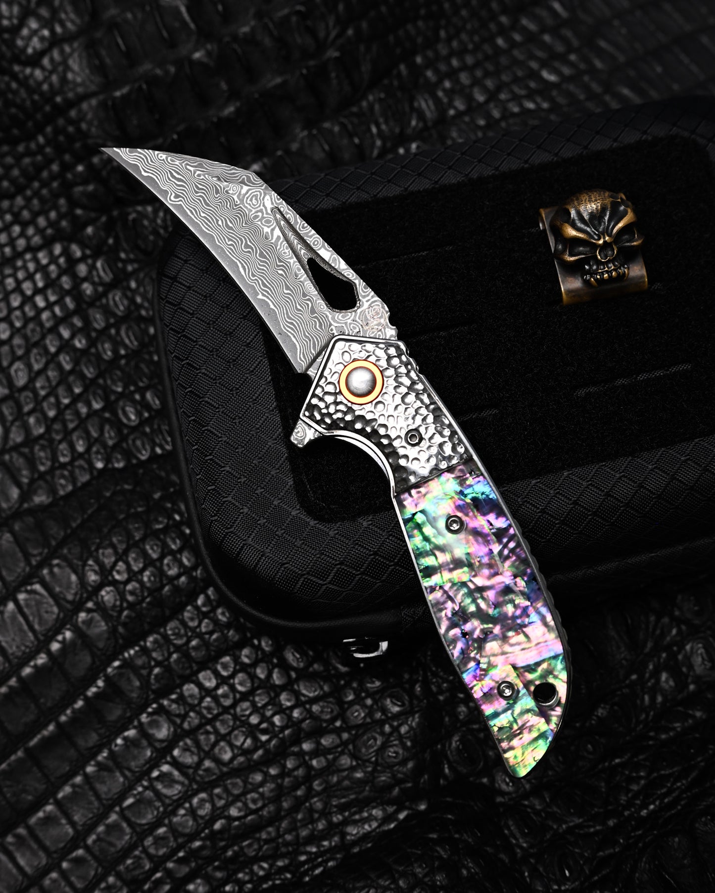 HorixGear TSUBASA Custom Folding Knife – Forged Layered Damascus, Abalone Handle & Hammered Bolster