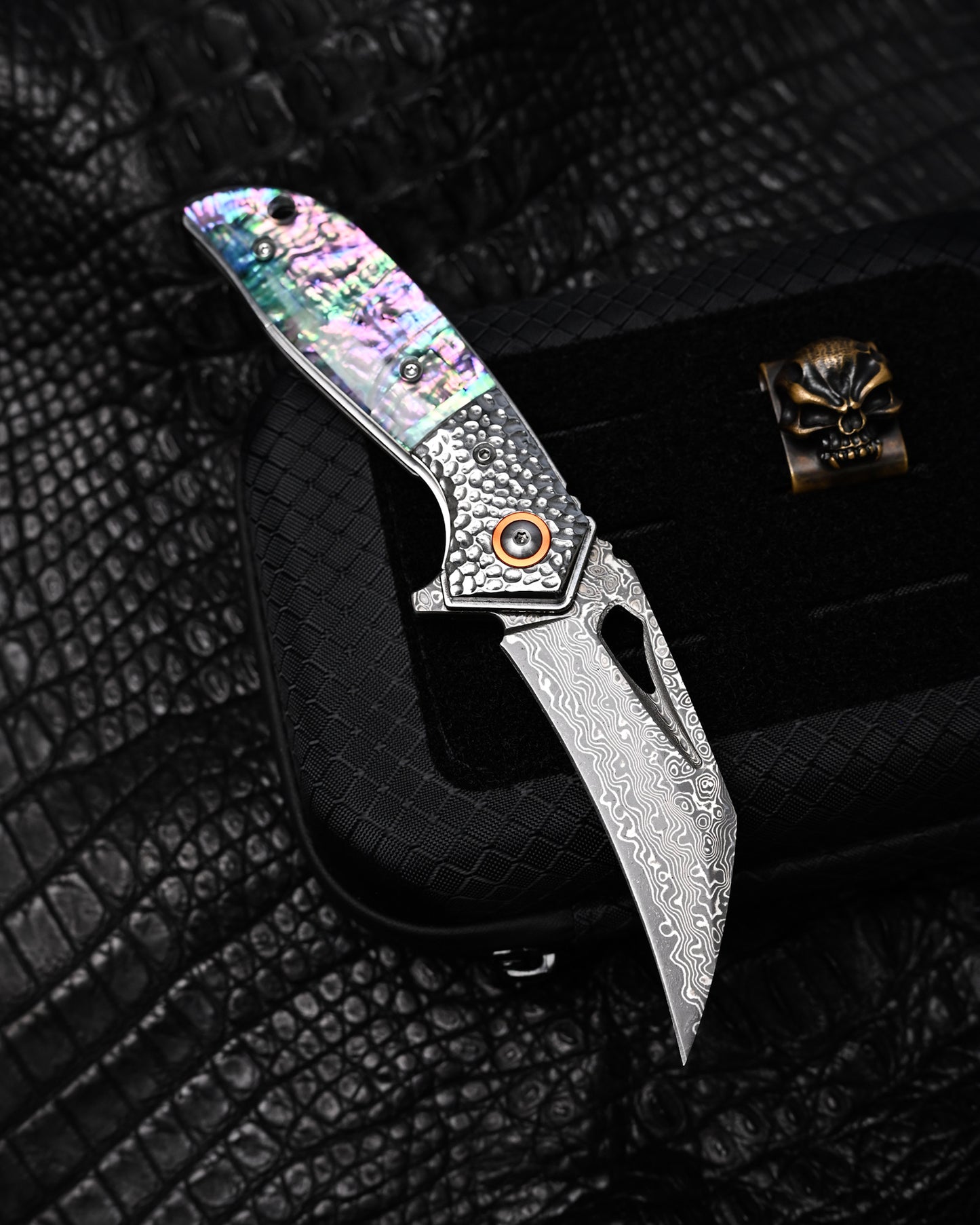 HorixGear TSUBASA Custom Folding Knife – Forged Layered Damascus, Abalone Handle & Hammered Bolster