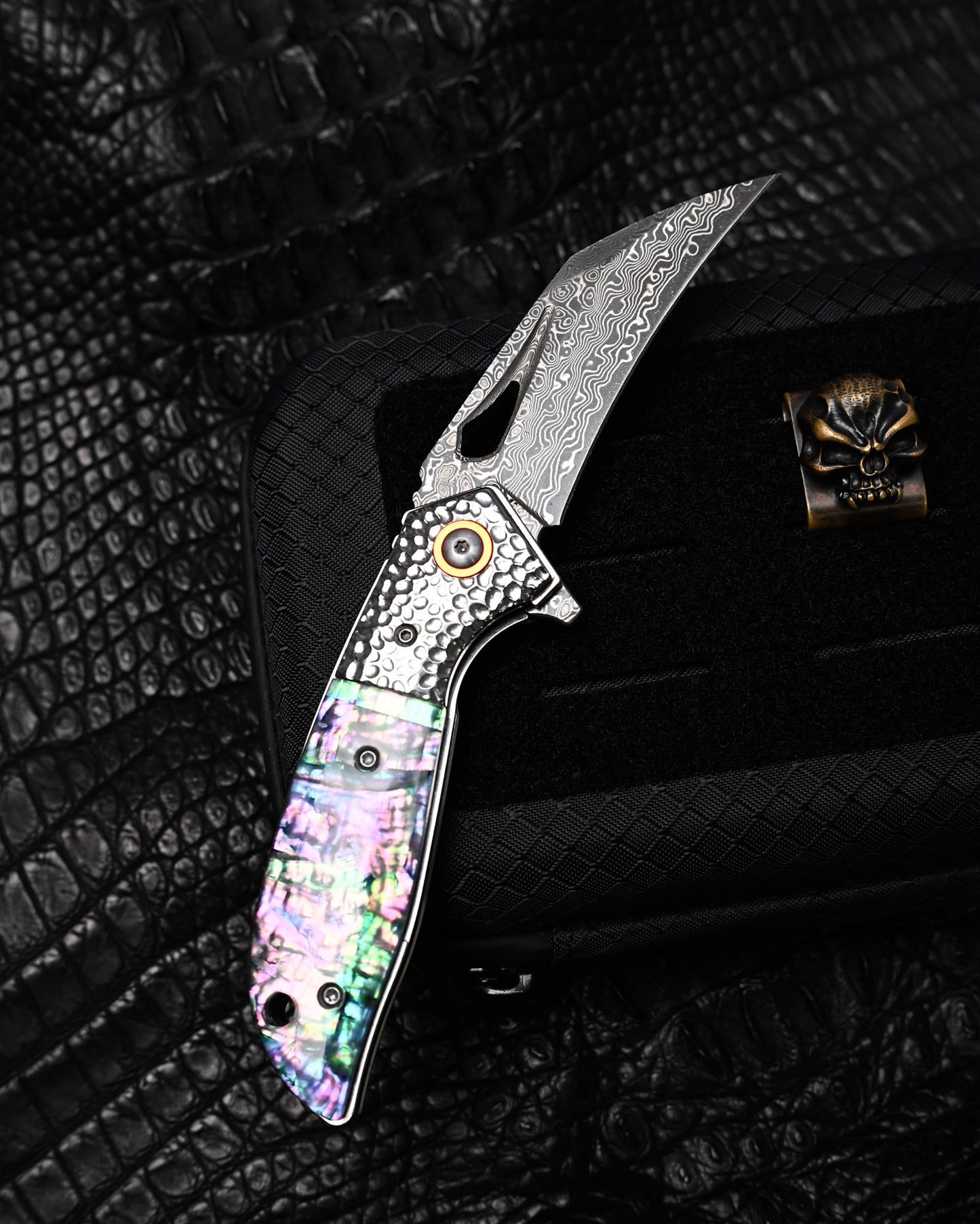 HorixGear TSUBASA Custom Folding Knife – Forged Layered Damascus, Abalone Handle & Hammered Bolster