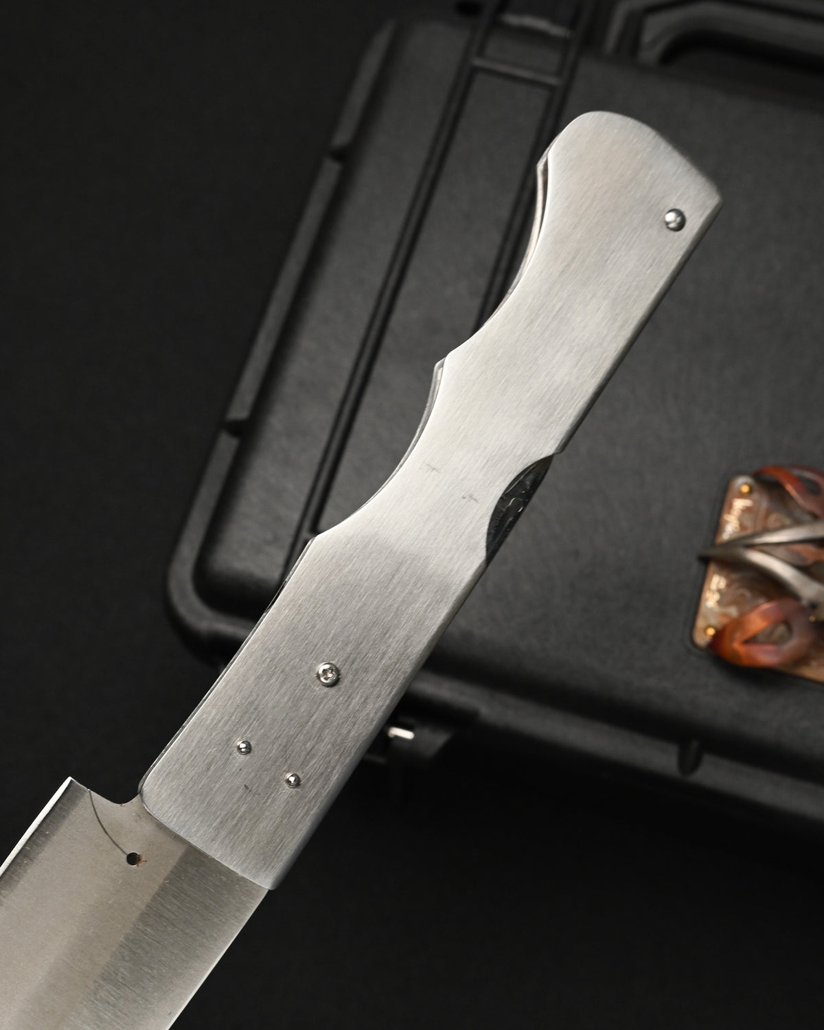 Rare Katsuhiko Miura Handmade Folding Steak Knife – ATS-34 / Tiger & Dragon Engraving / Stainless Steel Handle