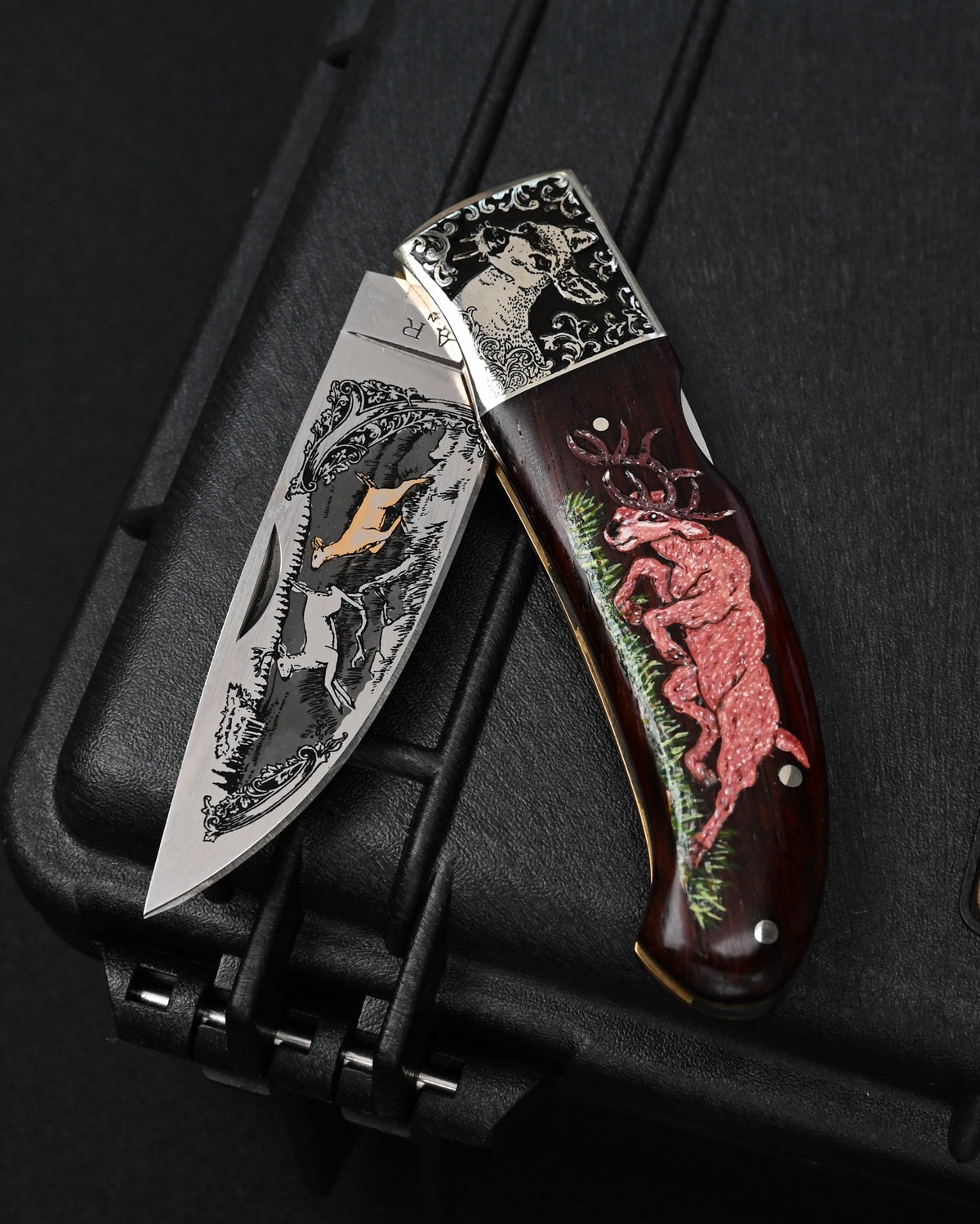 Rare Katsuhiko Miura Hand-Engraved Custom Folding Knife – Double-Sided Deer & Scrollwork Engraving / Carved Wood Handle / Japan