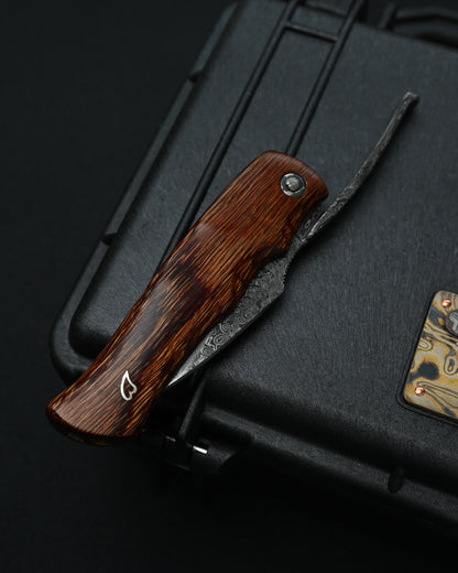 Kazushi Machida Handmade Higonokami-Style Folding Knife – Hand-Forged Damascus / One-Piece Wood Handle / Japan