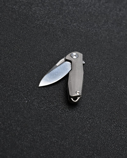 KEYUNITY KK04 超小型 チタン ダマスカス EDC フォールディングナイフ