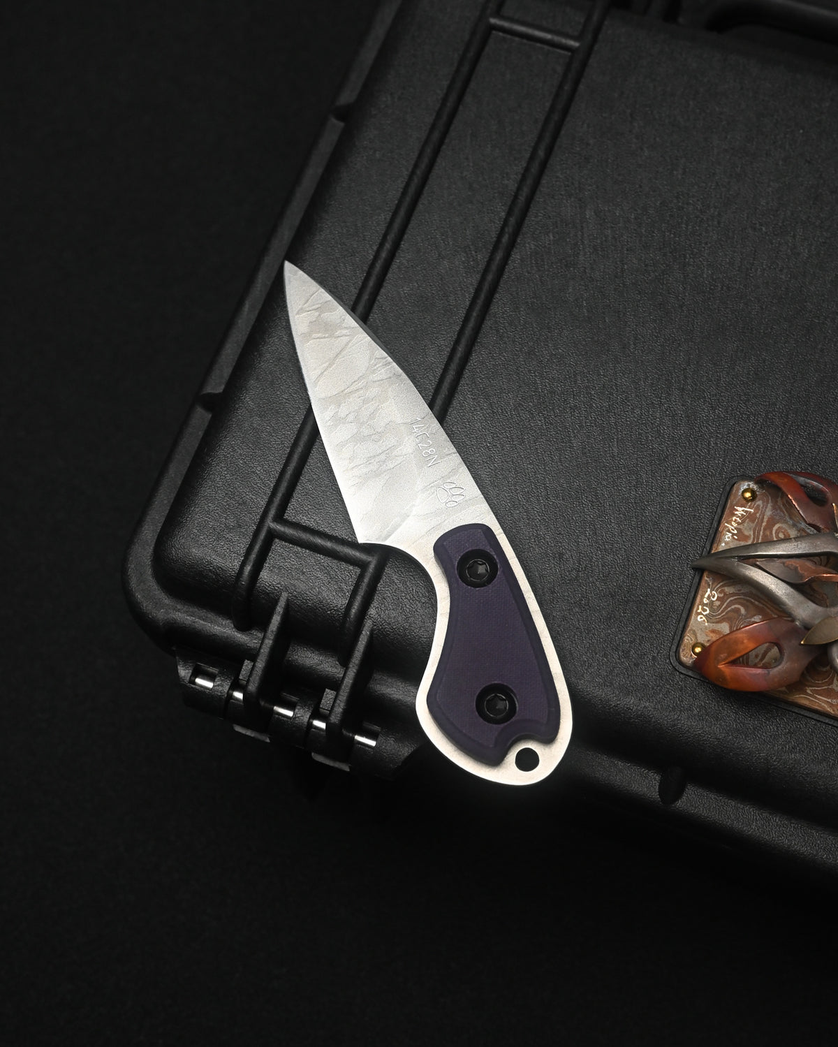 KIKUKNIVES Masayuki Matsuda “Hama Kumanomi Hamaguri” Mini EDC Knife – 14C28N / Purple G10