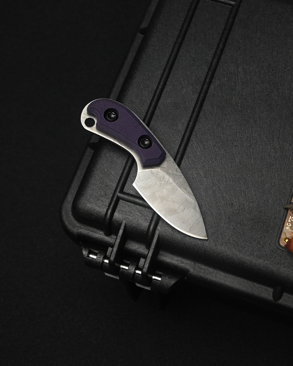 KIKUKNIVES Masayuki Matsuda “Kakure Kumanomi Flat” Mini EDC Knife – 14C28N / Purple G10