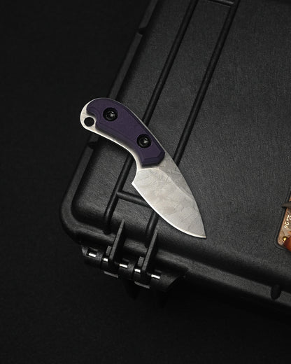 KIKUKNIVES Masayuki Matsuda “Kakure Kumanomi Flat” Mini EDC Knife – 14C28N / Purple G10