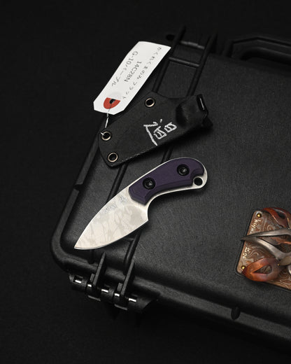 KIKUKNIVES Masayuki Matsuda “Kakure Kumanomi Flat” Mini EDC Knife – 14C28N / Purple G10