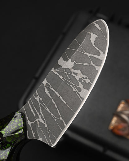 Rare KIKUKNIVES Masayuki Matsuda × Noriaki Hatono “Fusen-Uo” Abstract Art Knife – OU-31 / Black-Green Aluminum