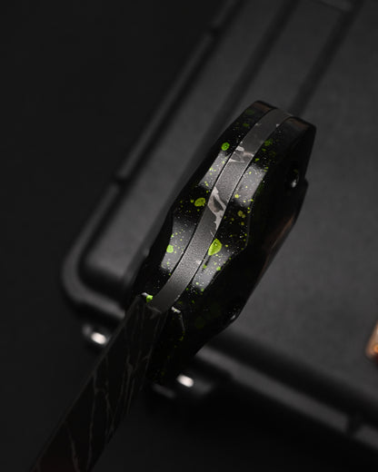 Rare KIKUKNIVES Masayuki Matsuda × Noriaki Hatono “Fusen-Uo” Abstract Art Knife – OU-31 / Black-Green Aluminum