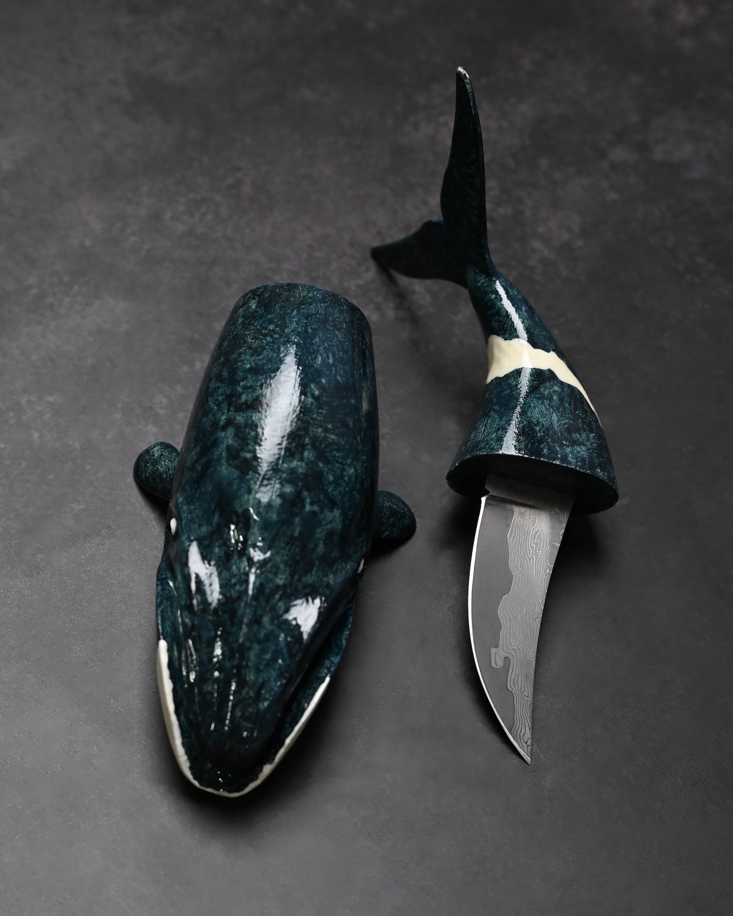 希少 銀座展示会版 黒澤次夫 手作り 積層鋼ミニナイフ「セミクジラ」木彫・手彩色・漆仕上げ木製シース