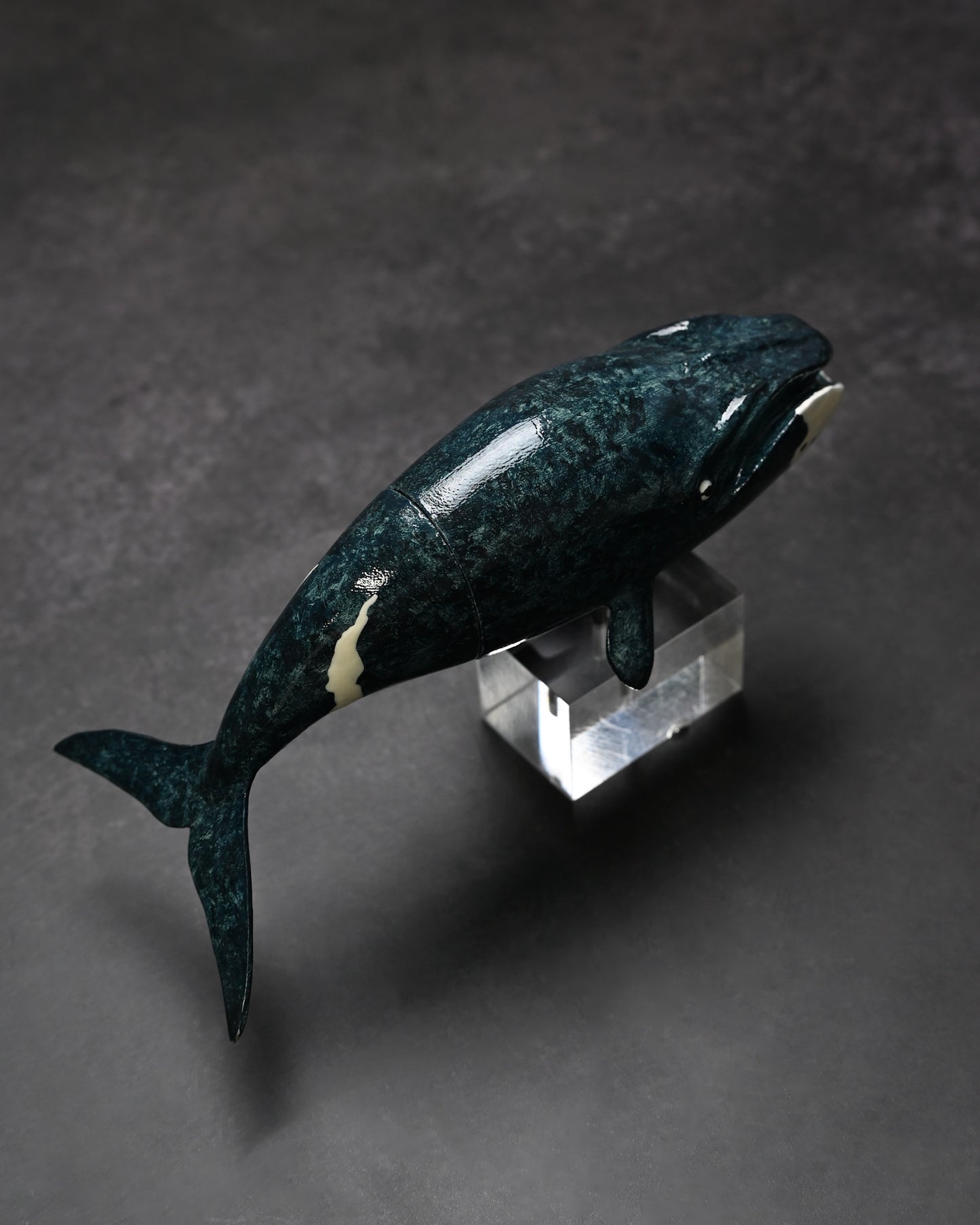 希少 銀座展示会版 黒澤次夫 手作り 積層鋼ミニナイフ「セミクジラ」木彫・手彩色・漆仕上げ木製シース