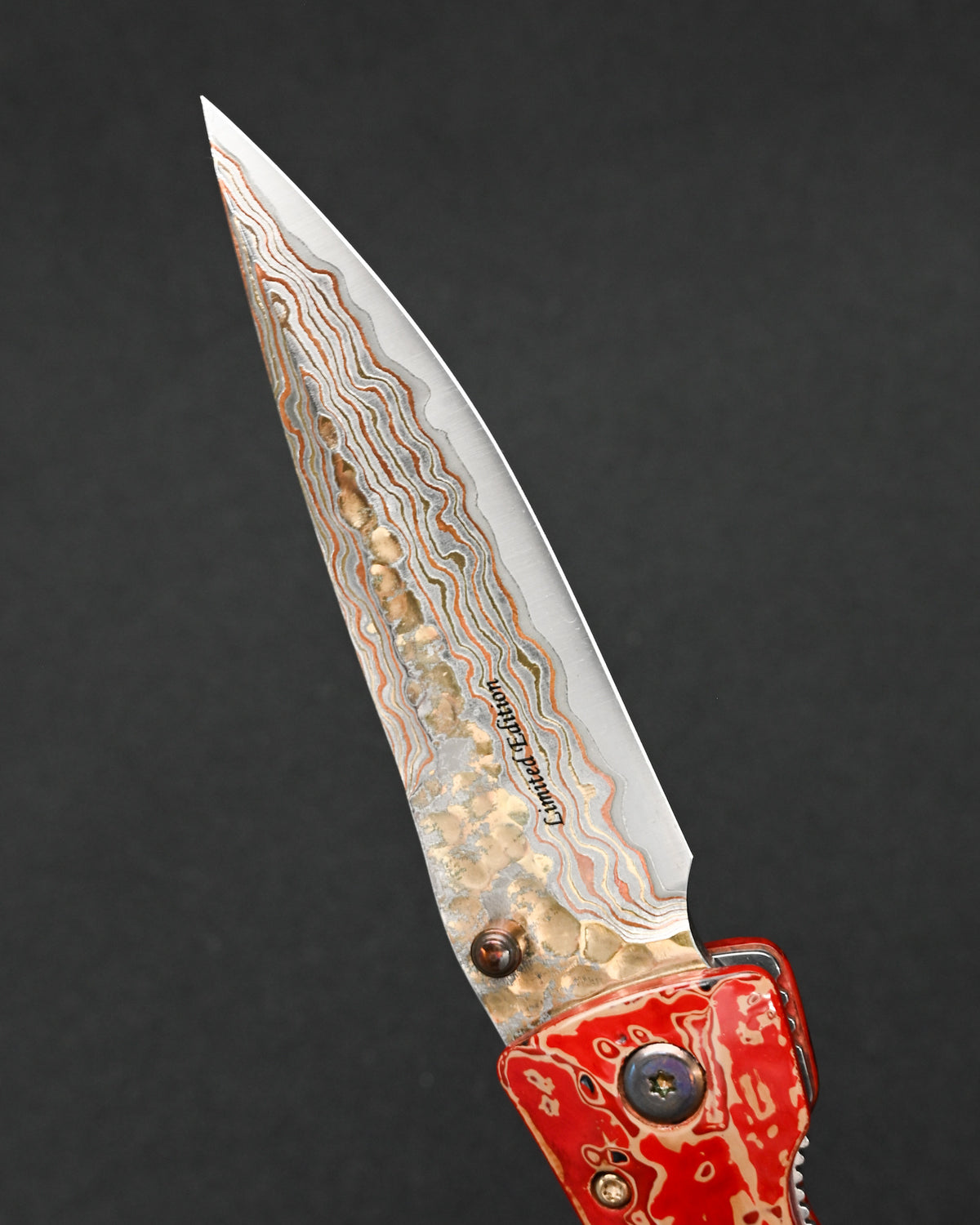 MCUSTA MATOUEN Limited Edition Japanese Folding Knife – Copper & Brass Damascus / V-Toku 2 Steel / Ironwood / Traditional Kiso Tsuishu Lacquer