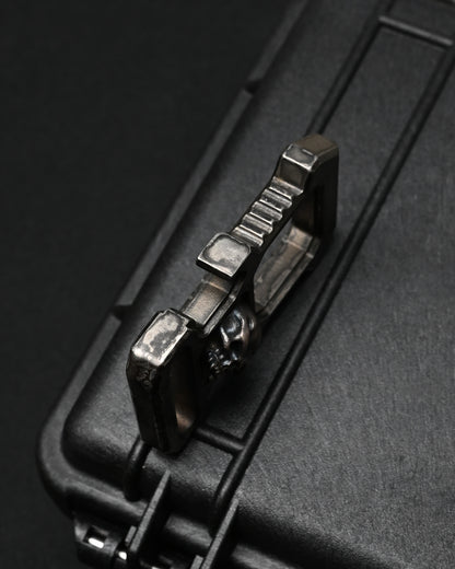 希少 Steel Flame × HiTex コラボ Warrior Skull ボトルオープナー – ステンレス / シルバースカル