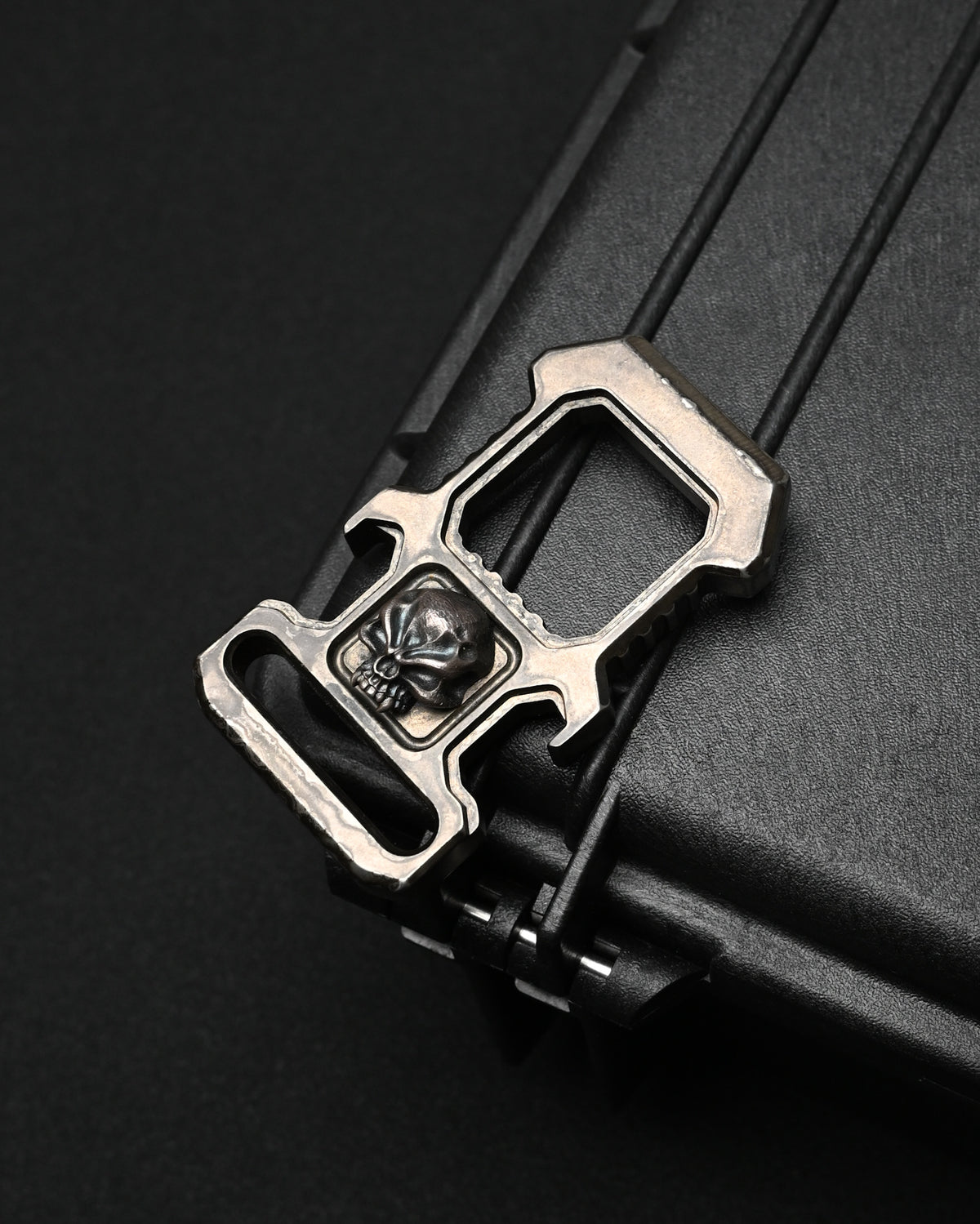 希少 Steel Flame × HiTex コラボ Warrior Skull ボトルオープナー – ステンレス / シルバースカル