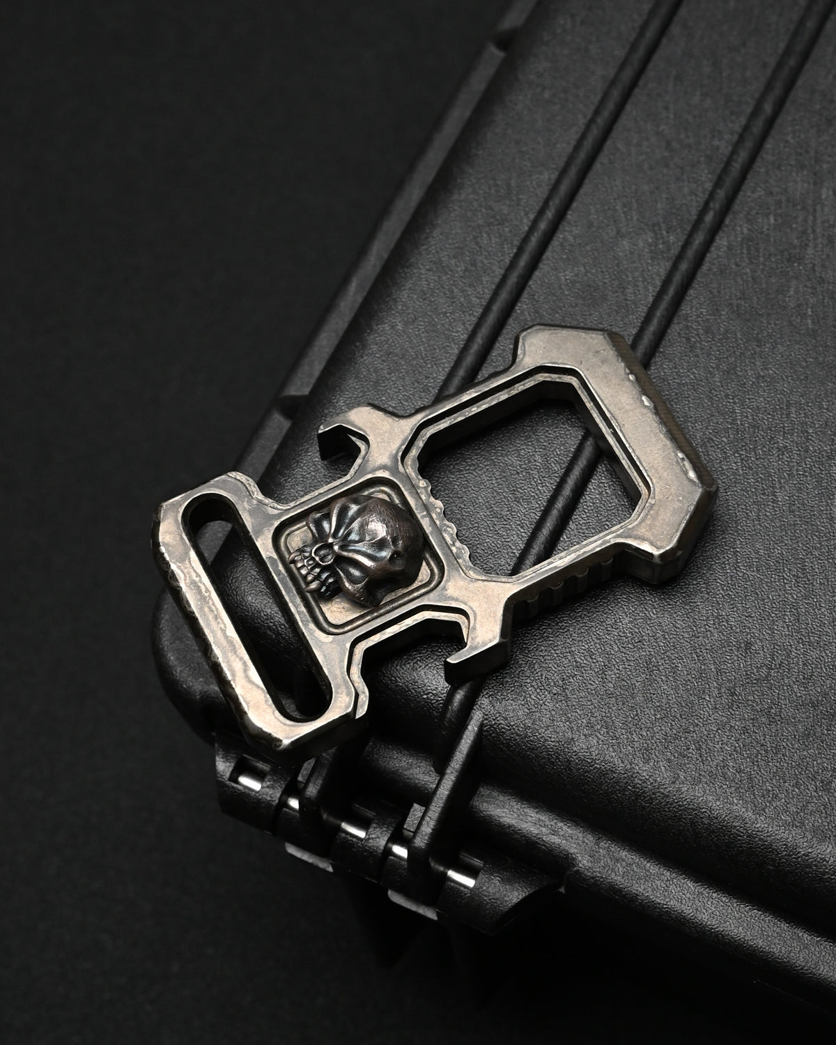 希少 Steel Flame × HiTex コラボ Warrior Skull ボトルオープナー – ステンレス / シルバースカル