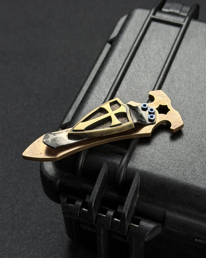廃番・旧モデル STEEL FLAME クルセイダーシールド ブロンズ EDCマネークリップ ボトルオープナー｜アメリカ製