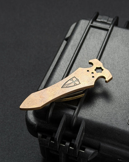 廃番・旧モデル STEEL FLAME クルセイダーシールド ブロンズ EDCマネークリップ ボトルオープナー｜アメリカ製