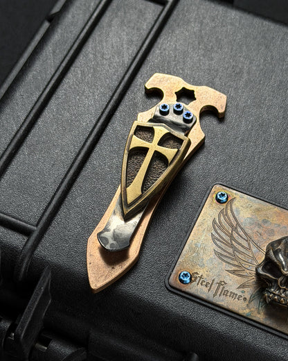 廃番・旧モデル STEEL FLAME クルセイダーシールド ブロンズ EDCマネークリップ ボトルオープナー｜アメリカ製