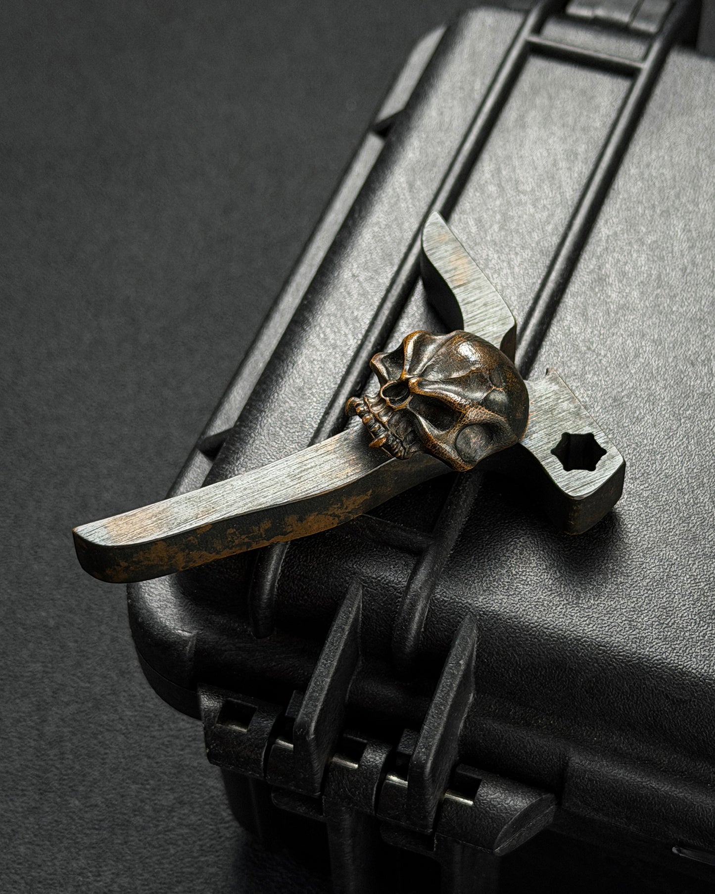 廃番・旧モデル STEEL FLAME ブロンズ ウォリアースカル T-Bone EDCボトルオープナー｜アメリカ製