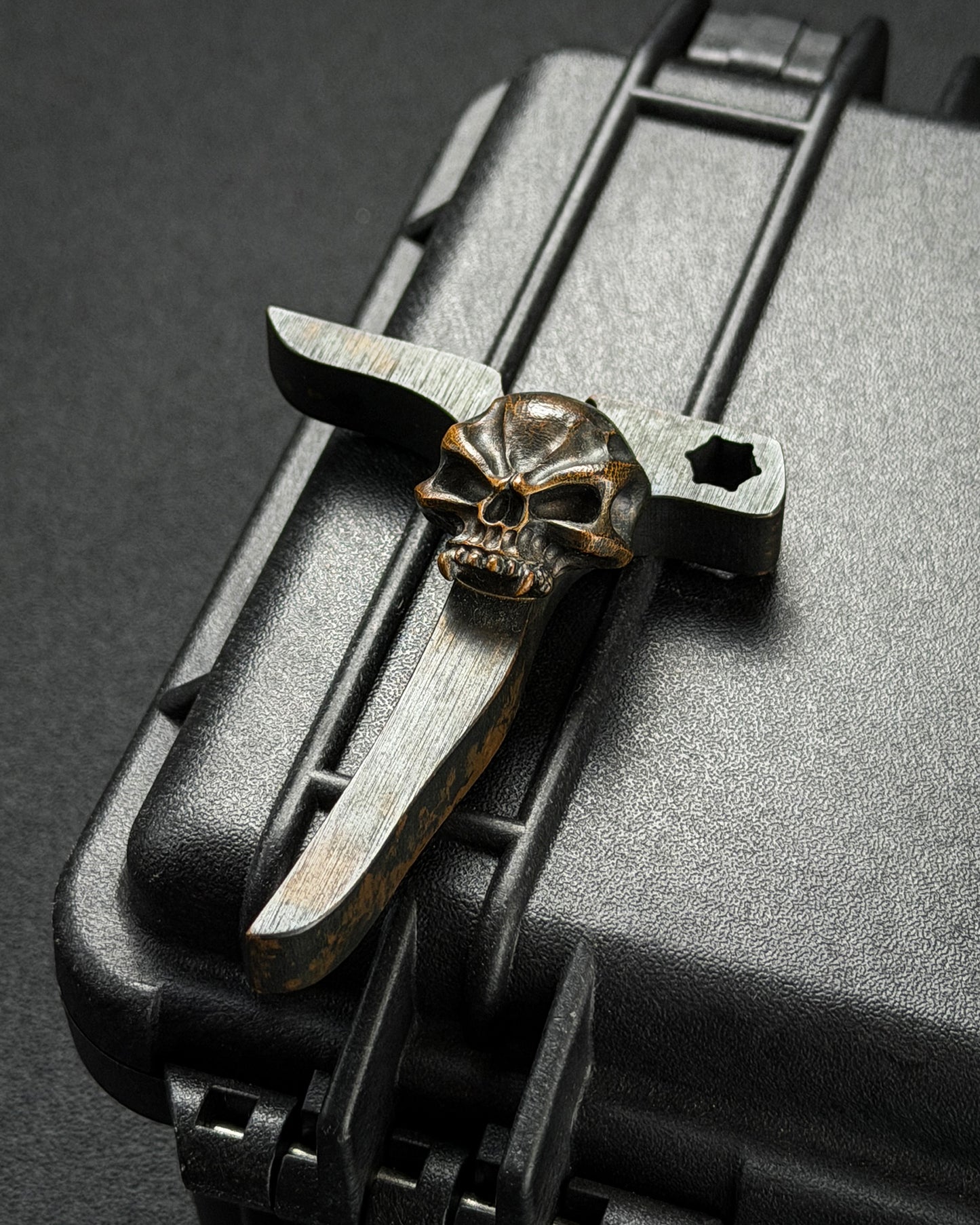 廃番・旧モデル STEEL FLAME ブロンズ ウォリアースカル T-Bone EDCボトルオープナー｜アメリカ製