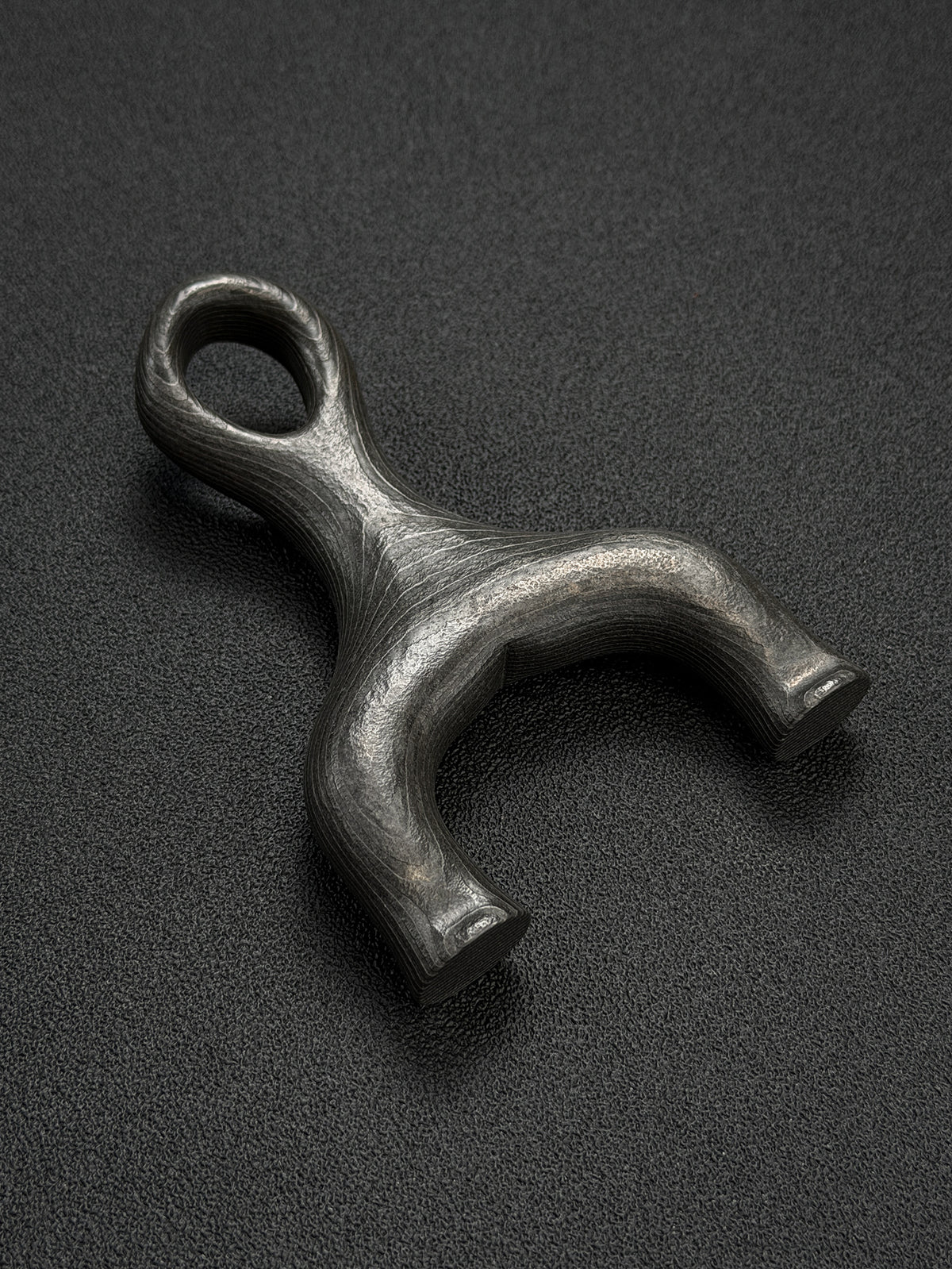 Rare TANGZUO Hand-Forged Damascus Custom Slingshot – Artisan Metalwork Collectible