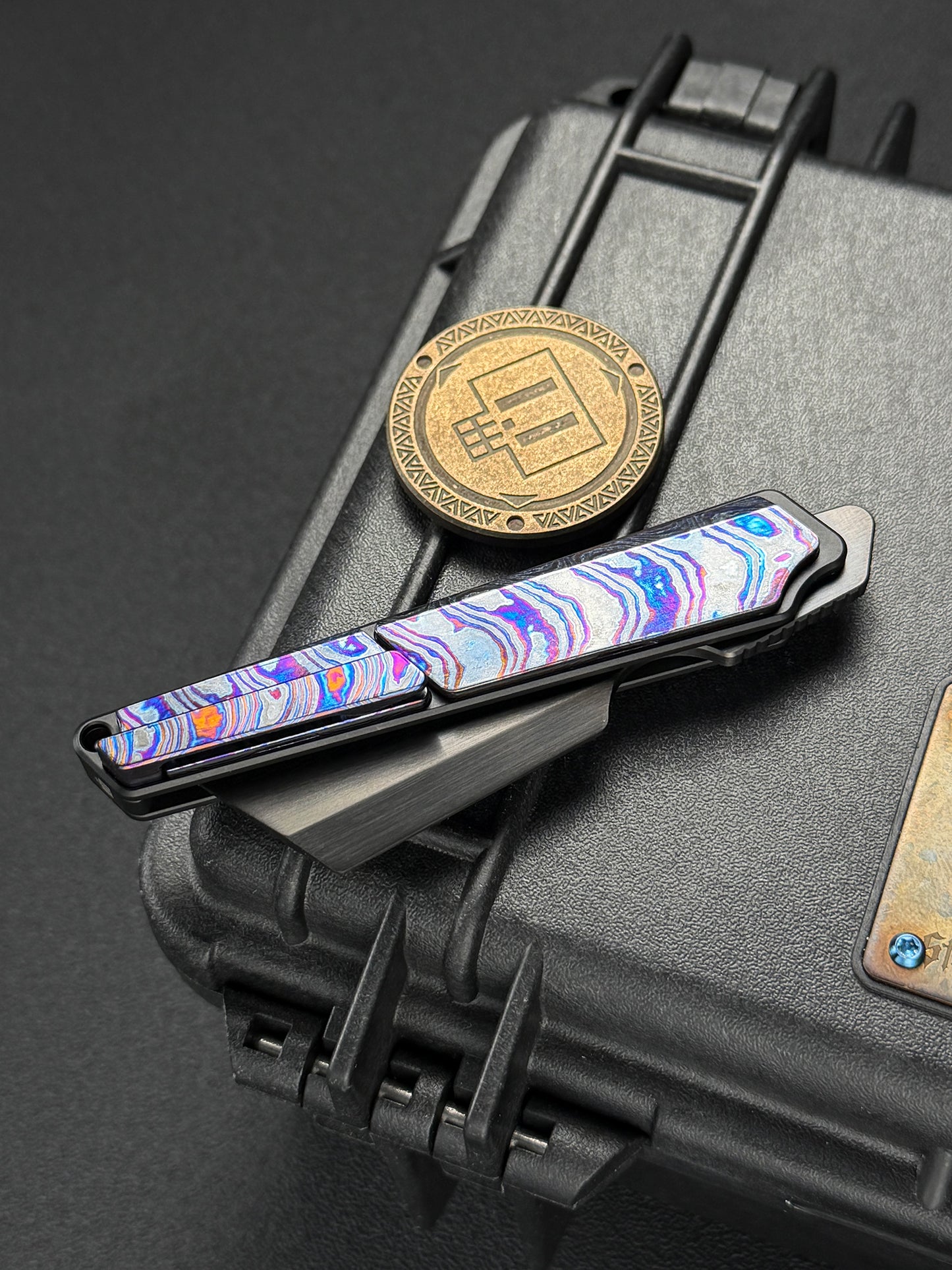 TIESANJIAO Minimalist Hidden-Screw Custom EDC Folder – M390 Brushed DLC & Zirconium Damascus