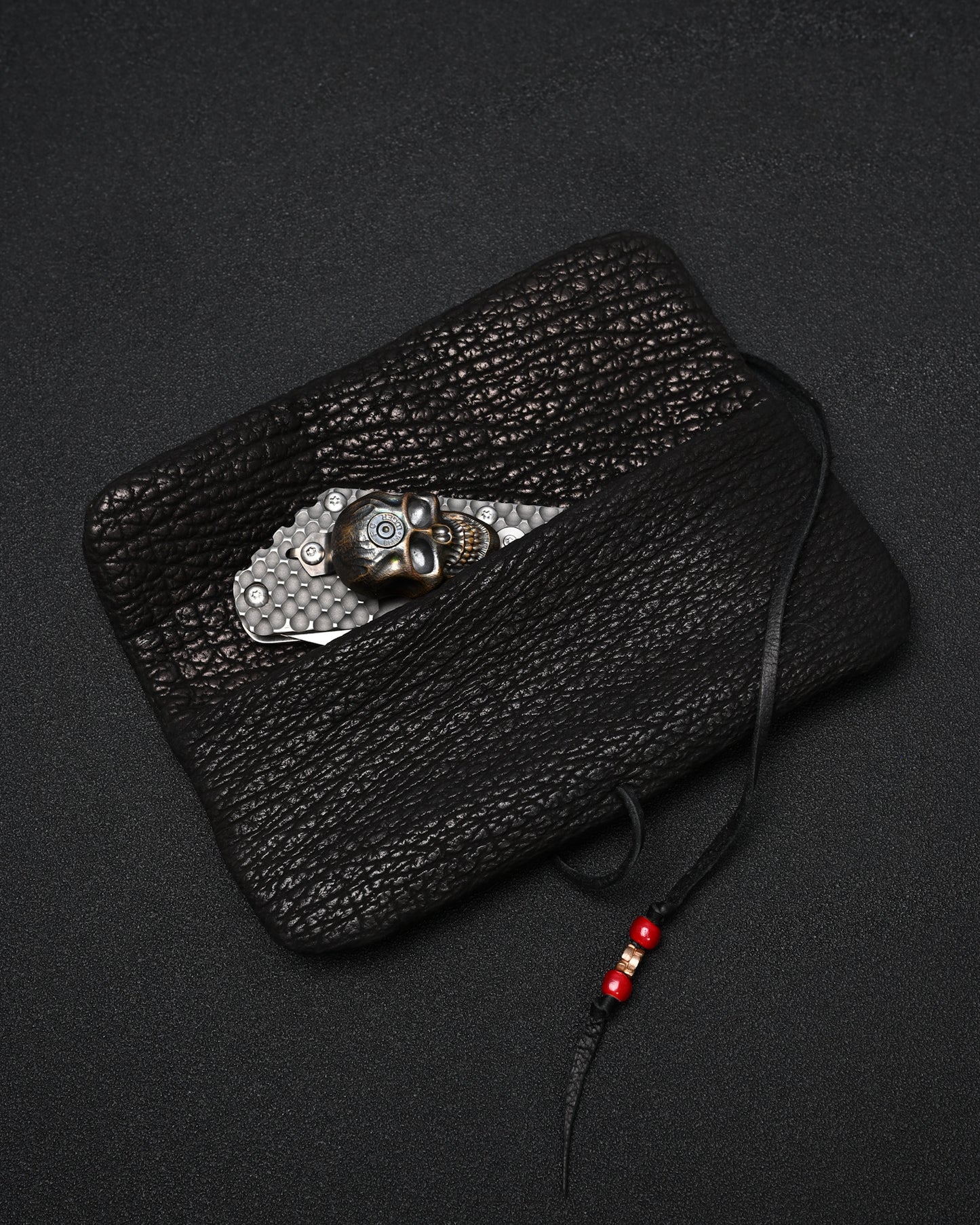 Wtopia 黒色 希少レザー ハンドメイド ヴィンテージ EDC ポーチ｜ブロンズ杏花 × ブラック鹿革コード