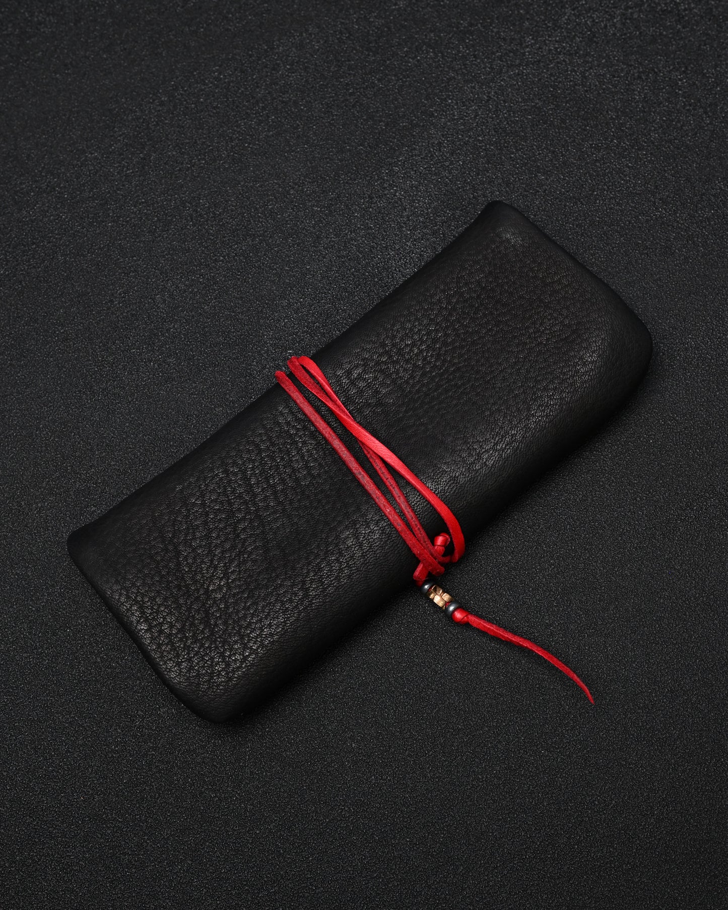 Wtopia 柔らか鹿革 ハンドメイド ヴィンテージ EDC ポーチ｜ブロンズ杏花 × 赤い鹿革コード