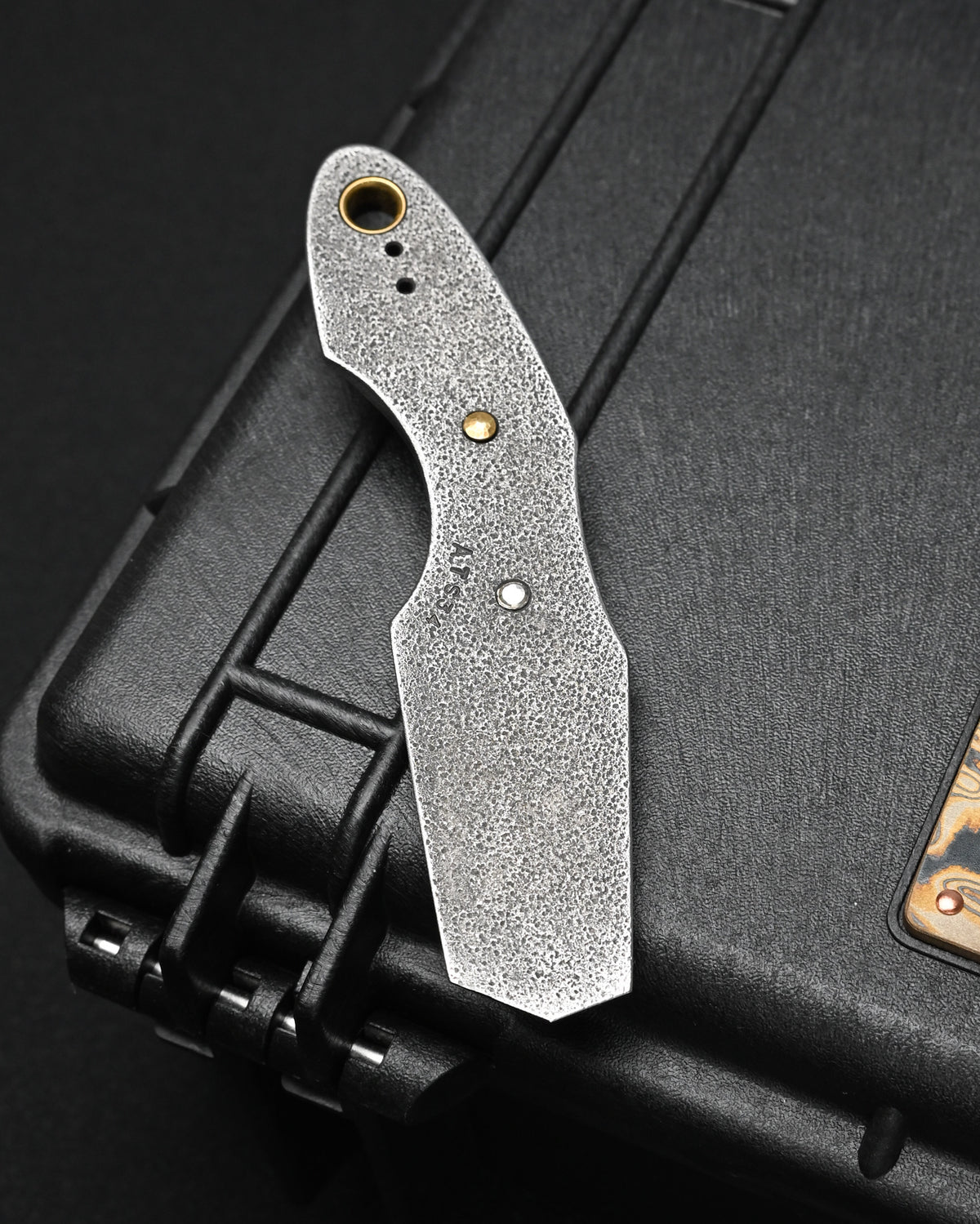 Rare ONE-OFF Wtopia 2026 Seki Exclusive Custom EDC Pry Bar – ATS-34 Steel / Japanese Deer Antler / Sterling Silver Apricot Blossom / Bronze Rivets