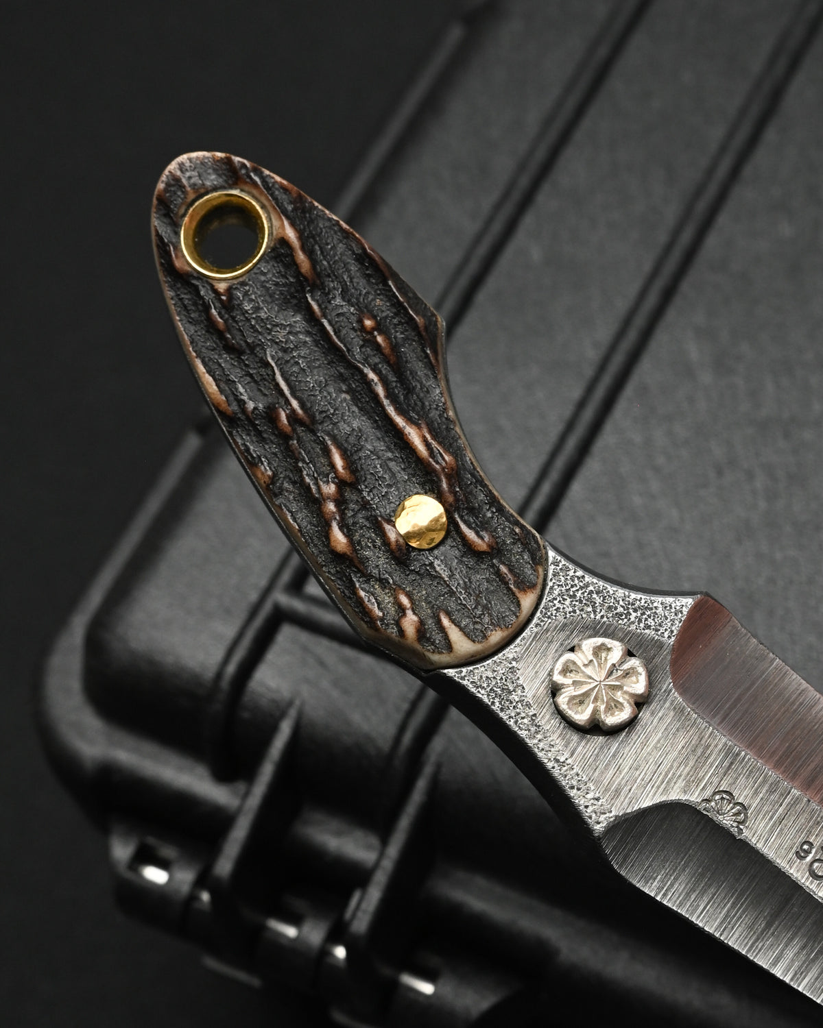Rare ONE-OFF Wtopia 2026 Seki Exclusive Custom EDC Pry Bar – ATS-34 Steel / Japanese Deer Antler / Sterling Silver Apricot Blossom / Bronze Rivets