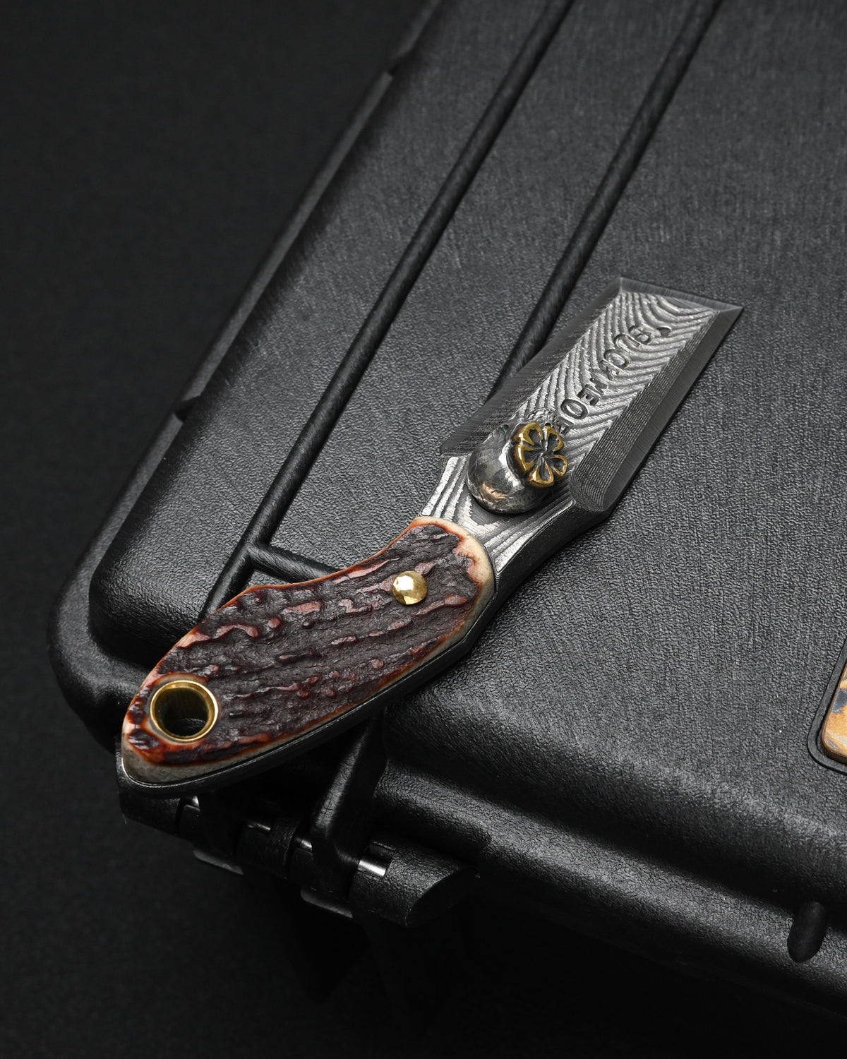 Rare ONE-OFF Wtopia 2026 Seki Exclusive Custom EDC Pry Bar – G3 Laminated Steel / Japanese Deer Antler / Sterling Silver Skull / Bronze Floral Detail