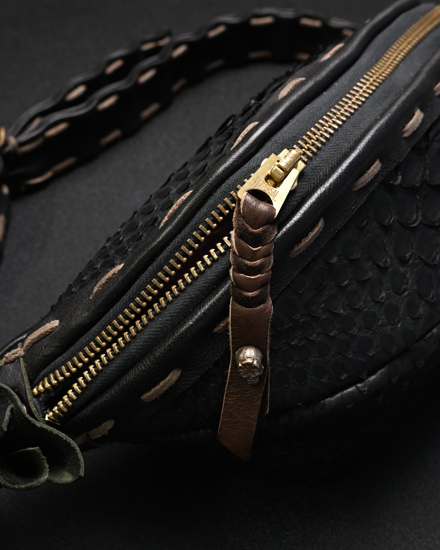 Rare ONE-OFF Wtopia Handmade Black Snakeskin Vintage Waist / Crossbody Bag – UNIVERSAL Zipper