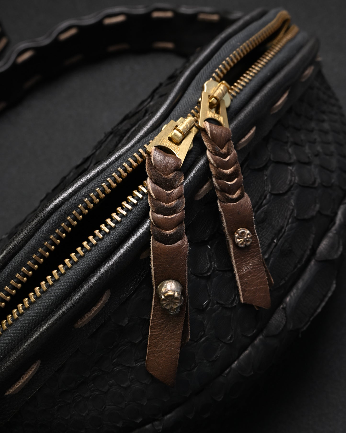 Rare ONE-OFF Wtopia Handmade Black Snakeskin Vintage Waist / Crossbody Bag – UNIVERSAL Zipper