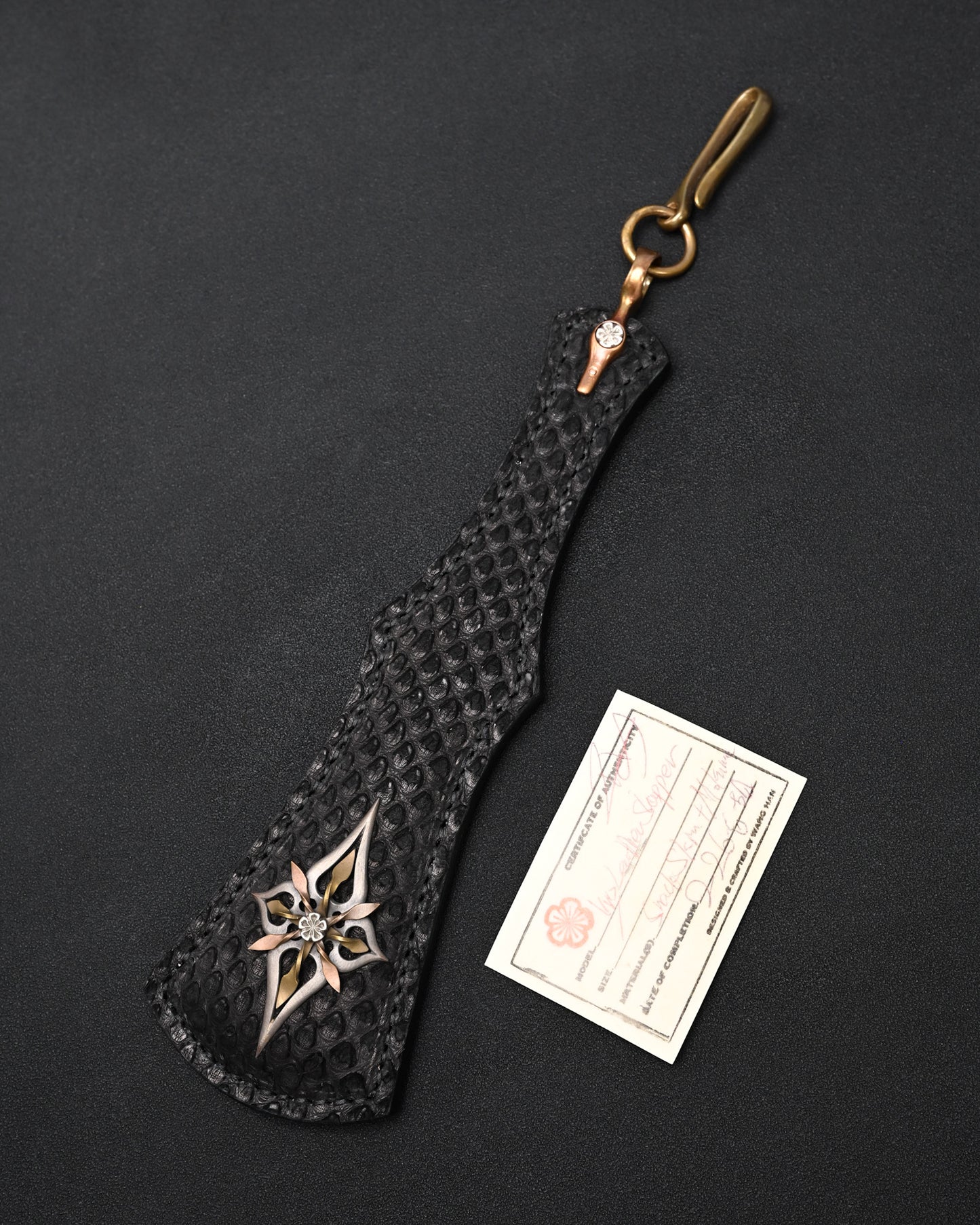 Wtopia ONE-OFF ハンドメイド レザー EDC アイテム｜シルバークロス × 銀杏インレイ
