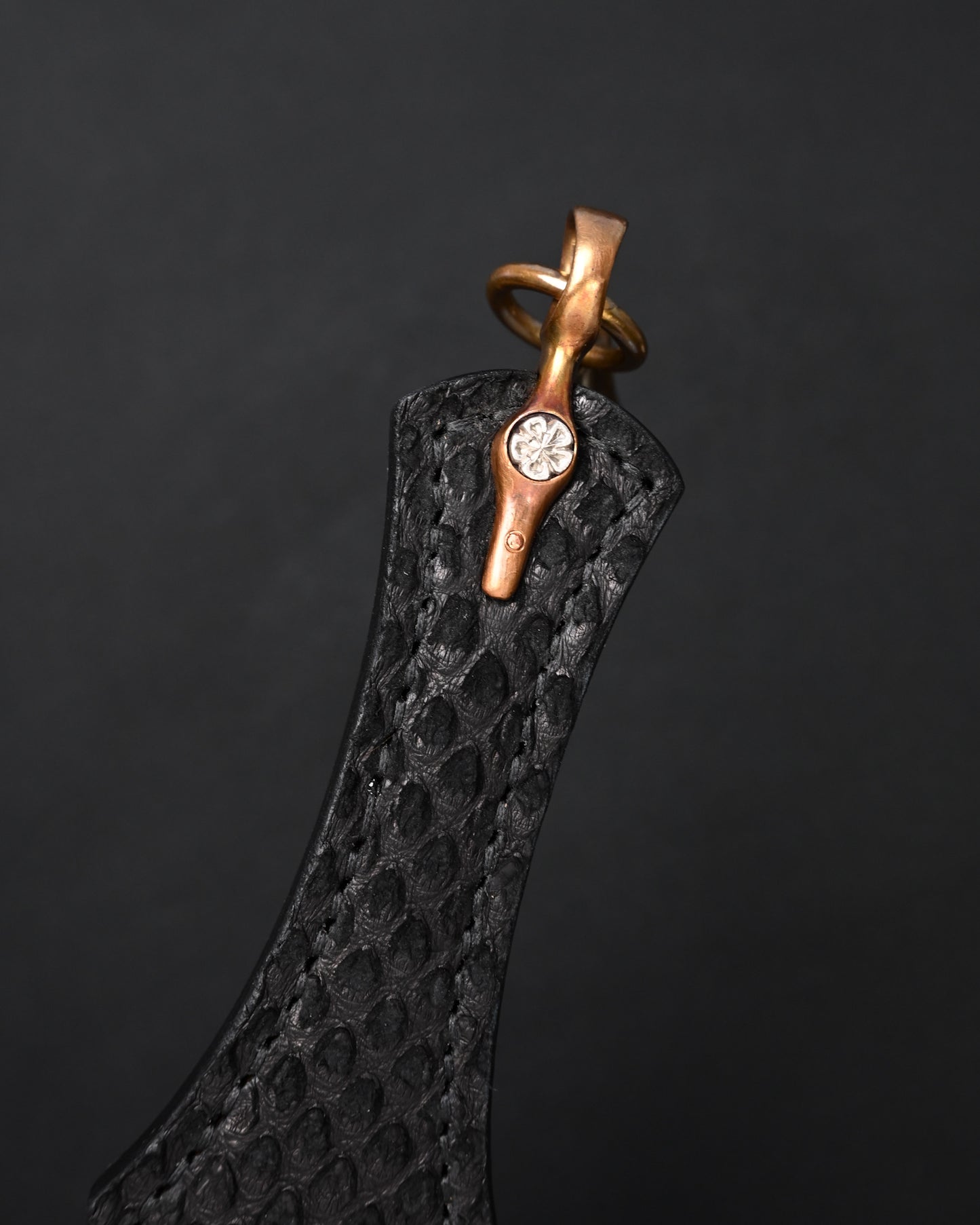 Wtopia ONE-OFF ハンドメイド レザー EDC アイテム｜シルバークロス × 銀杏インレイ