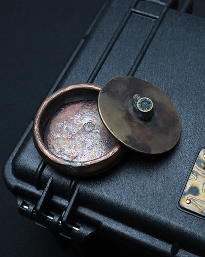 希少 ONE-OFF Wtopia 東京JKGショー限定 ハンドメイド ブロンズ灰皿 / EDC小物入れ – 925シルバースカル / ブロンズ杏花 / 作者直筆サイン入り