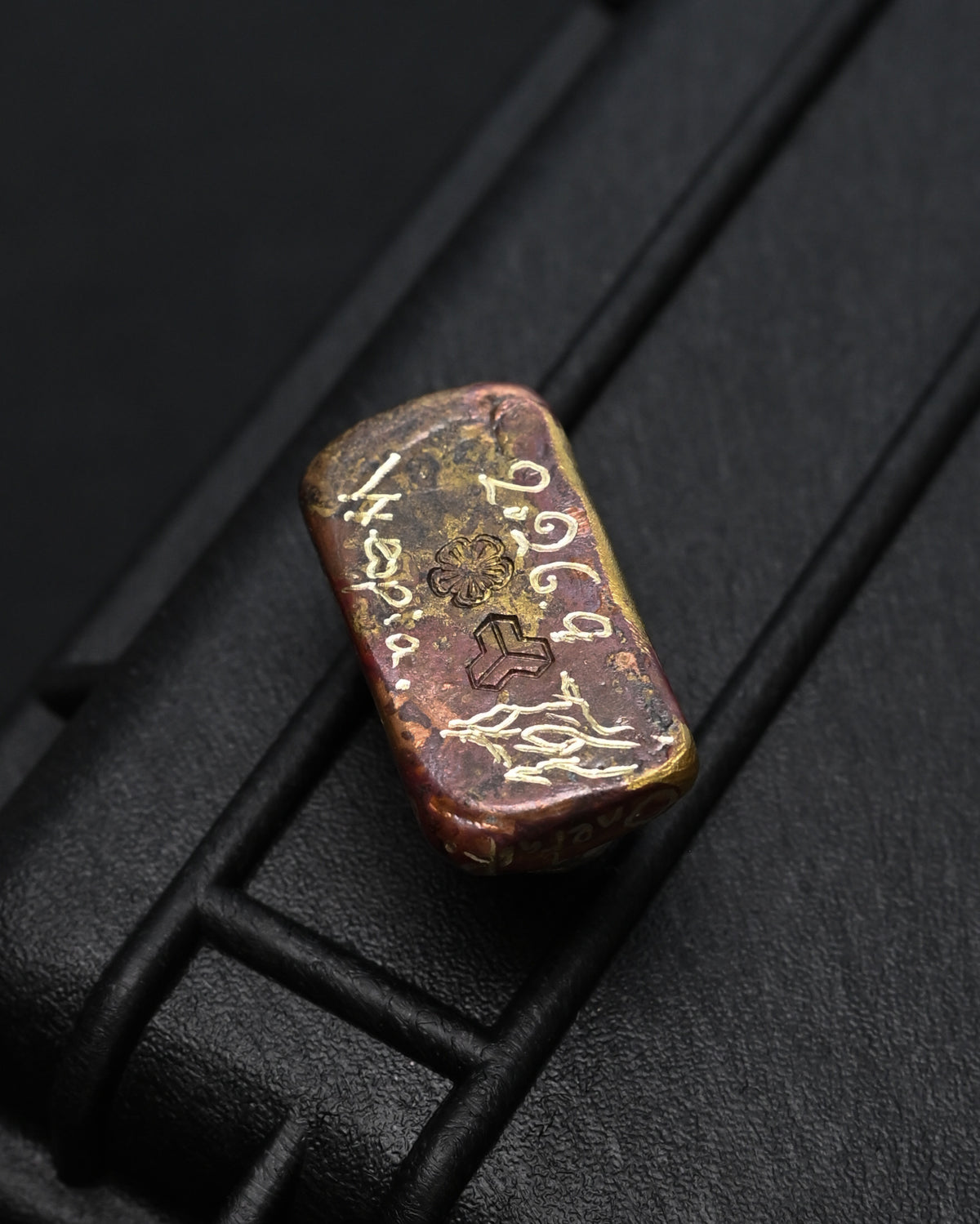 Rare ONE-OFF Wtopia × Sunizumi Shoten Double Skull Mixed-Metal EDC Challenge Coin / Worry Stone