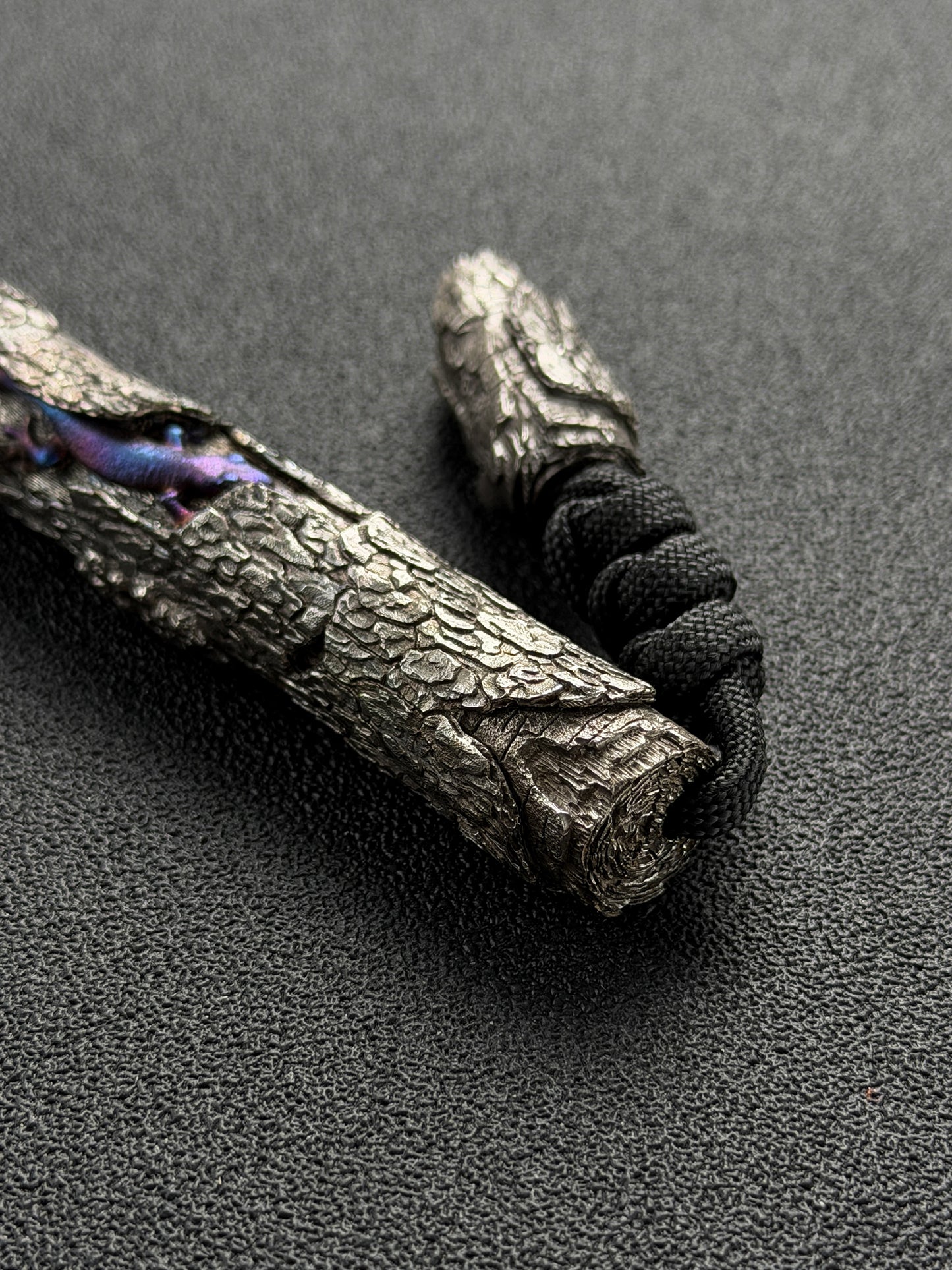 Xunmu One-Off Titanium Deadwood Lanyard Bead – Handmade Lizard Nature EDC Art Piece