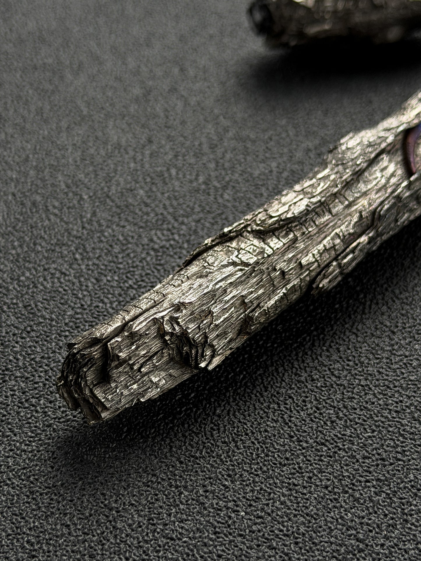 Xunmu One-Off Titanium Deadwood Lanyard Bead – Handmade Lizard Nature EDC Art Piece