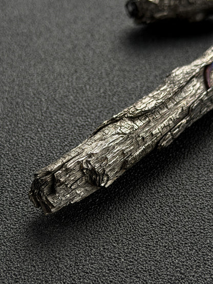 Xunmu One-Off Titanium Deadwood Lanyard Bead – Handmade Lizard Nature EDC Art Piece
