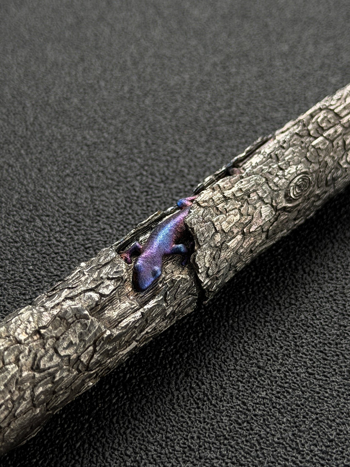 Xunmu One-Off Titanium Deadwood Lanyard Bead – Handmade Lizard Nature EDC Art Piece