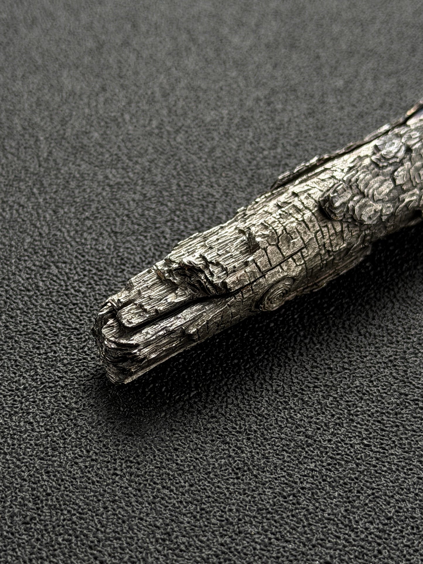 Xunmu One-Off Titanium Deadwood Lanyard Bead – Handmade Lizard Nature EDC Art Piece