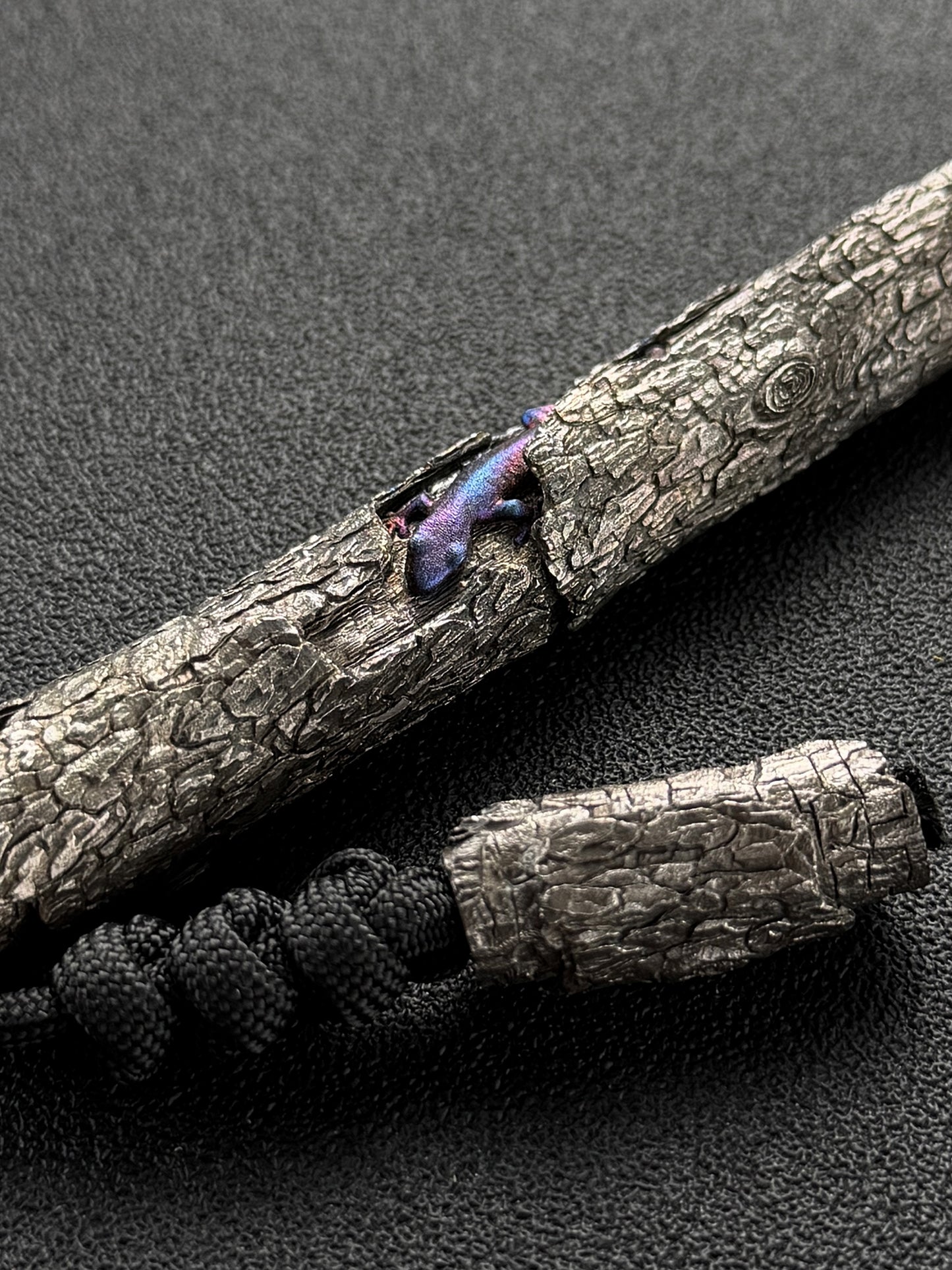 Xunmu One-Off Titanium Deadwood Lanyard Bead – Handmade Lizard Nature EDC Art Piece
