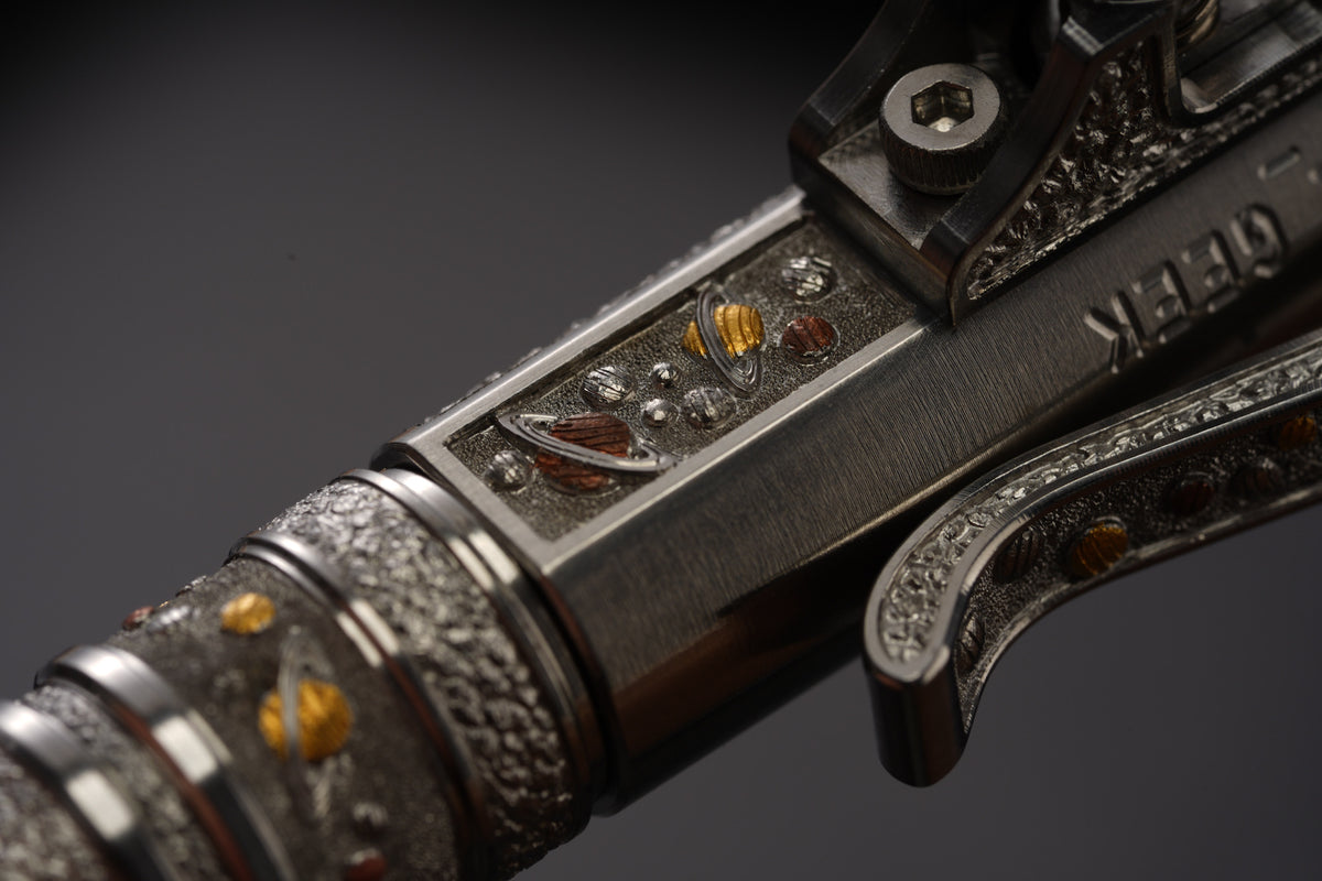 Xunmu Hand-Engraved “Lunar Galaxy” TACTICALGEEK × Hidetoshi Nakayama Gennai Pen SL01 – Bronze & Copper Inlay
