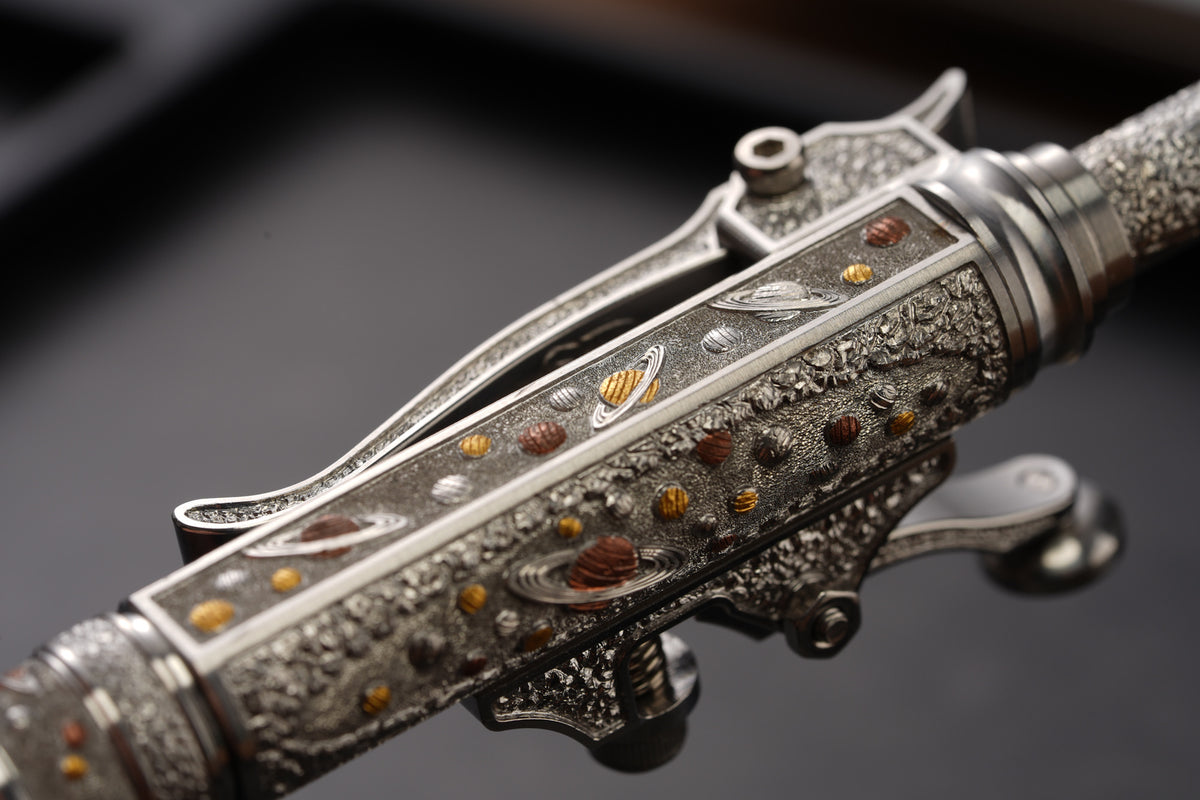 Xunmu Hand-Engraved “Lunar Galaxy” TACTICALGEEK × Hidetoshi Nakayama Gennai Pen SL01 – Bronze & Copper Inlay